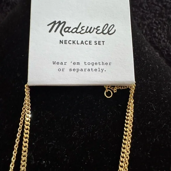 Elegant Gold Layered Necklace - Picture 3 of 3